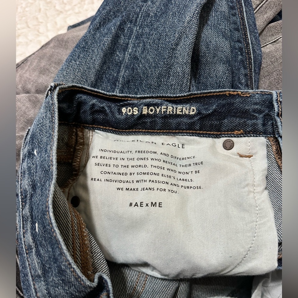 AMERICAN EAGLE MOM'S JEANS